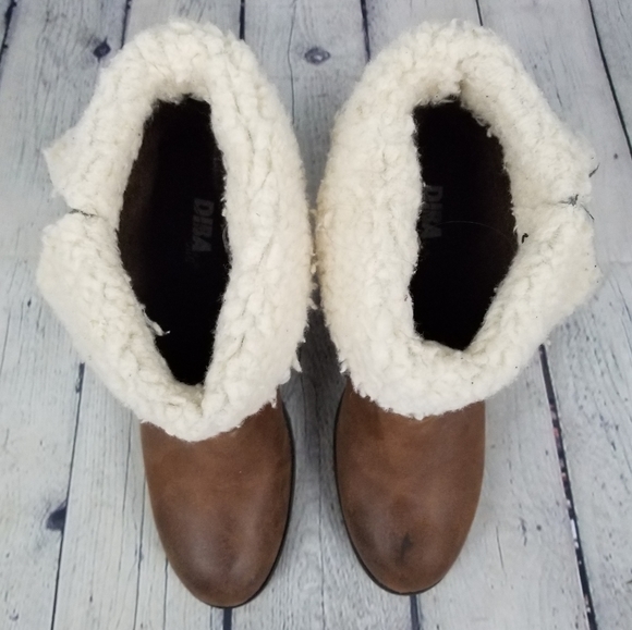 DIBA | plush shearling stacked heel ankle boot - Picture 3 of 9